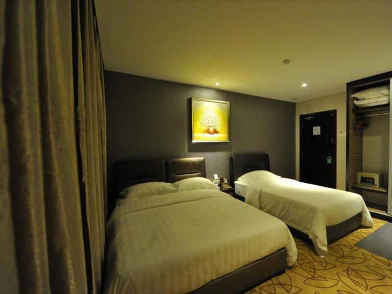 Milano Hotel Kluang Exterior photo