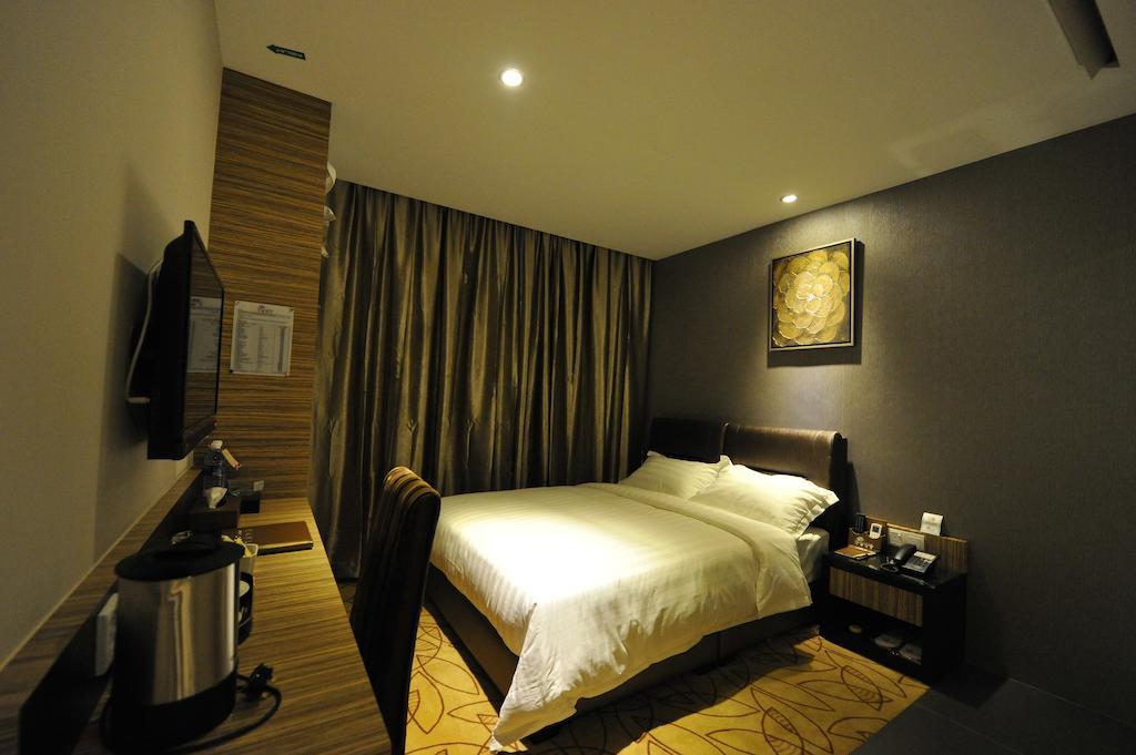 Milano Hotel Kluang Room photo